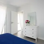 Apartamento Sea View In With Pool & Private Parking Space