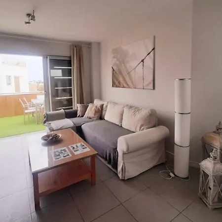 Apartmán Sea View In With Pool & Private Parking Space